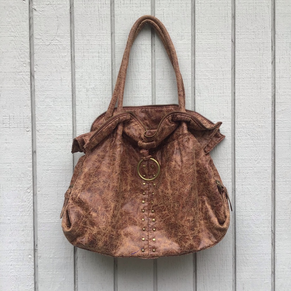 Brown women’s shoulder bag